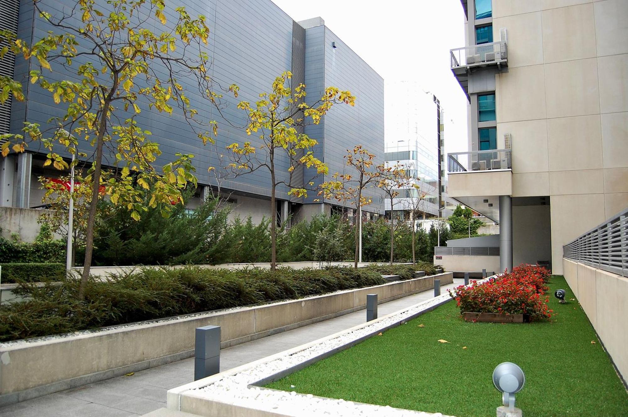 Oshun Sanchinarro Apartment Madrid Exterior photo